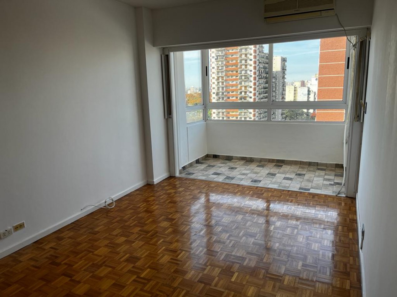 Departamento 3 amb. con baulera sobre Av. Maipu con  Renta