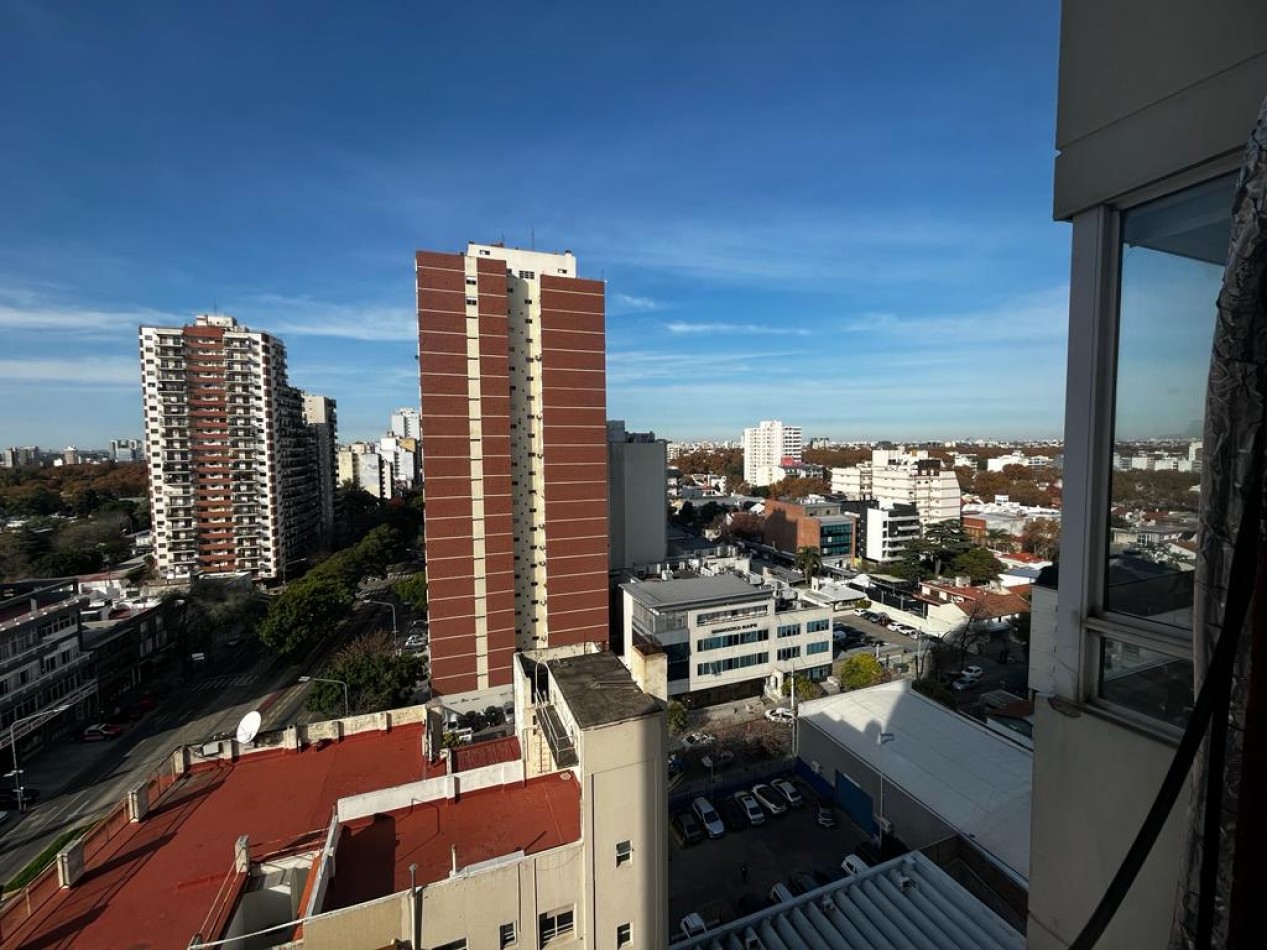 Departamento 3 amb. con baulera sobre Av. Maipu con  Renta