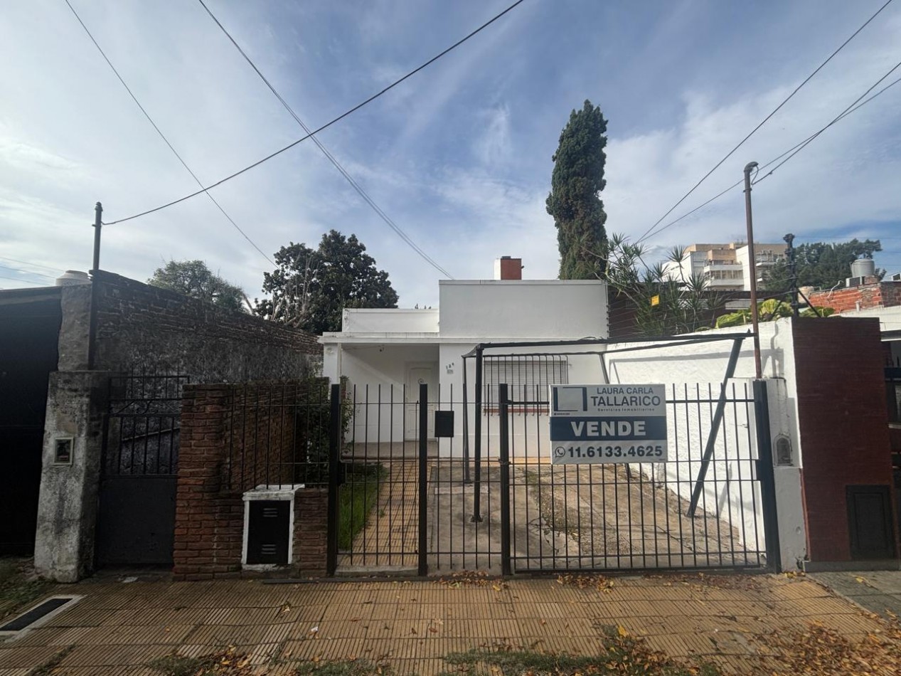 OPORTUNIDAD COMPRA - VENTA CASA EN VILLA BALLESTER EN GRAN LOTE