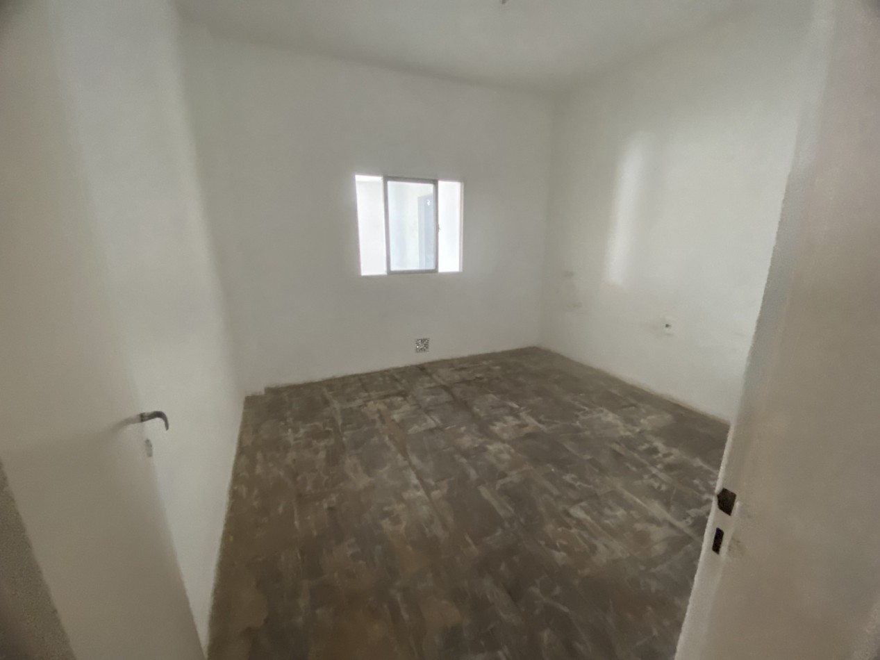 OPORTUNIDAD COMPRA - VENTA CASA EN VILLA BALLESTER EN GRAN LOTE