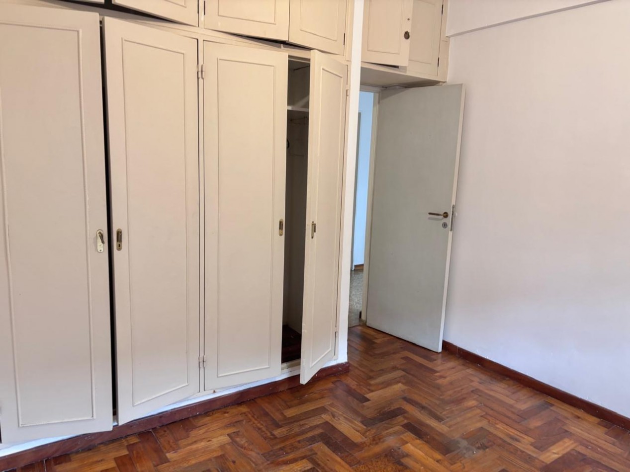 Amplio Departamento de dos amb en alquiler - Olivos