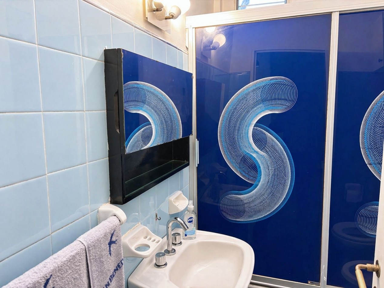 Amplio Departamento de dos amb en alquiler - Olivos