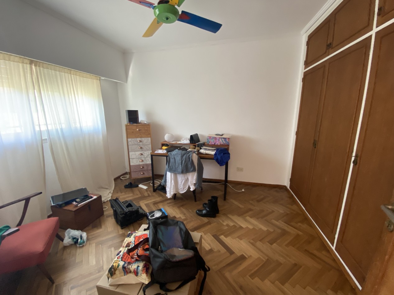 Alquiler casa de 6 amb en Olivos con cochera y jardin!