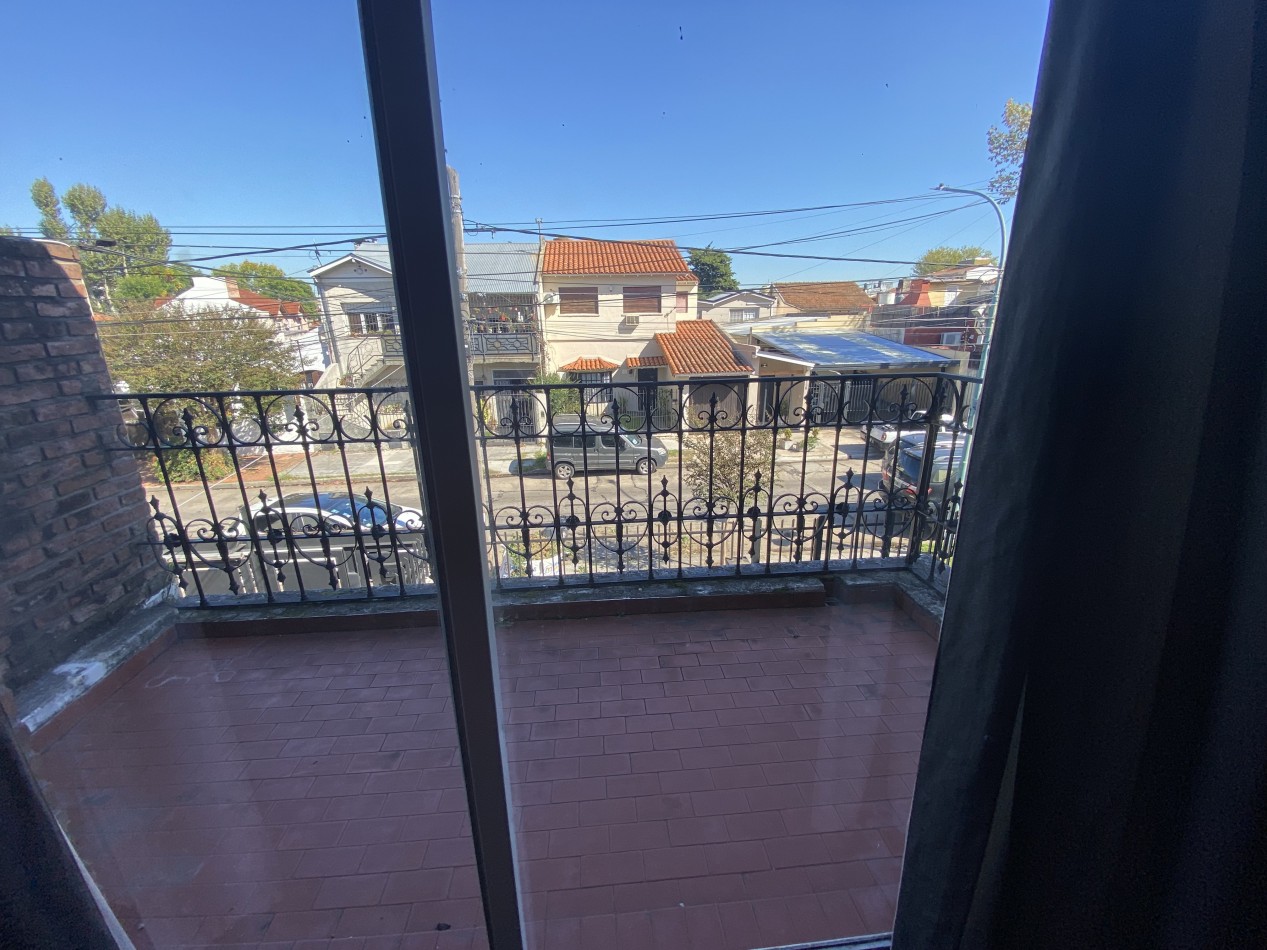 Alquiler casa de 6 amb en Olivos con cochera y jardin!