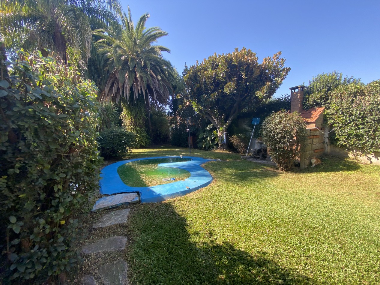 Alquiler casa de 6 amb en Olivos con cochera y jardin!