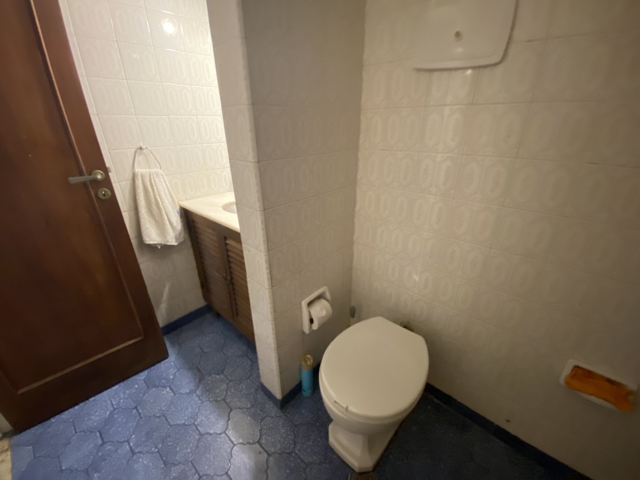 Alquiler casa de 6 amb en Olivos con cochera y jardin!