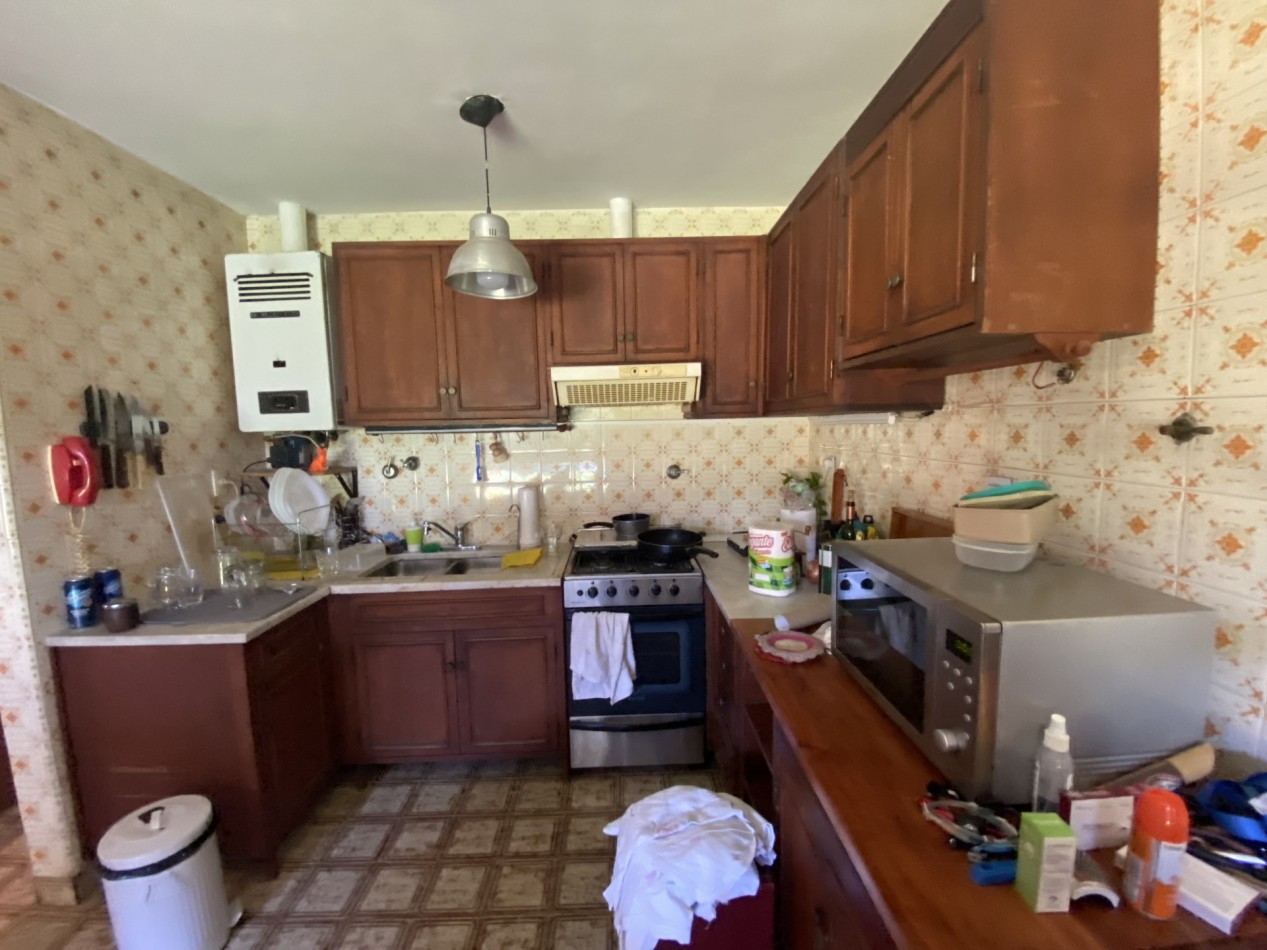 Alquiler casa de 6 amb en Olivos con cochera y jardin!