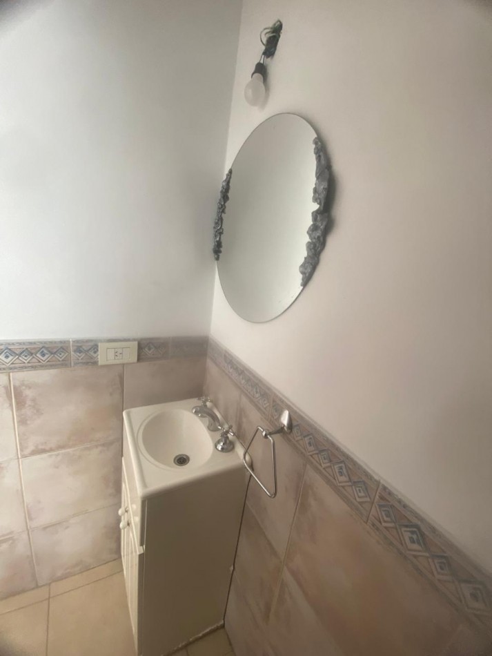 Departamento en alquiler de dos amb. con cochera en Florida Oeste