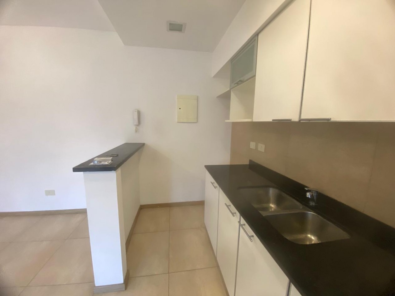 Alquiler Departamento 3 amb con cochera y baulera en Vicente Lopez