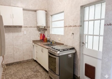 Amplio Departamento de dos amb en alquiler - Olivos